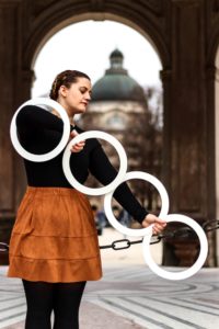 Kathrin Wagner Kathrings ring juggling juggler in line female juggler